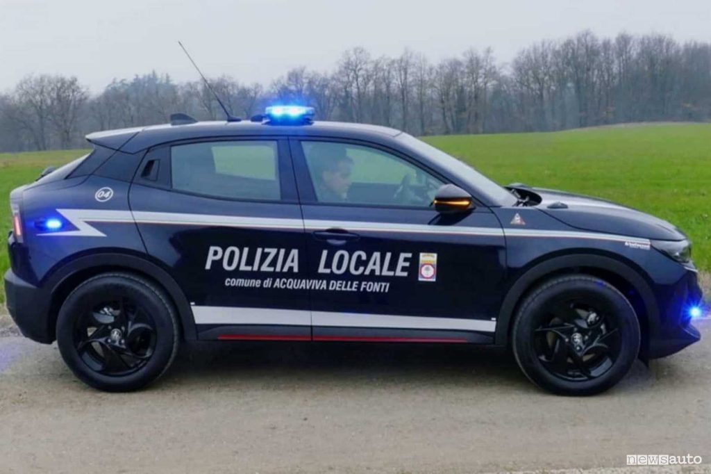 Alfa Romeo Junior della Polizia Locale laterale