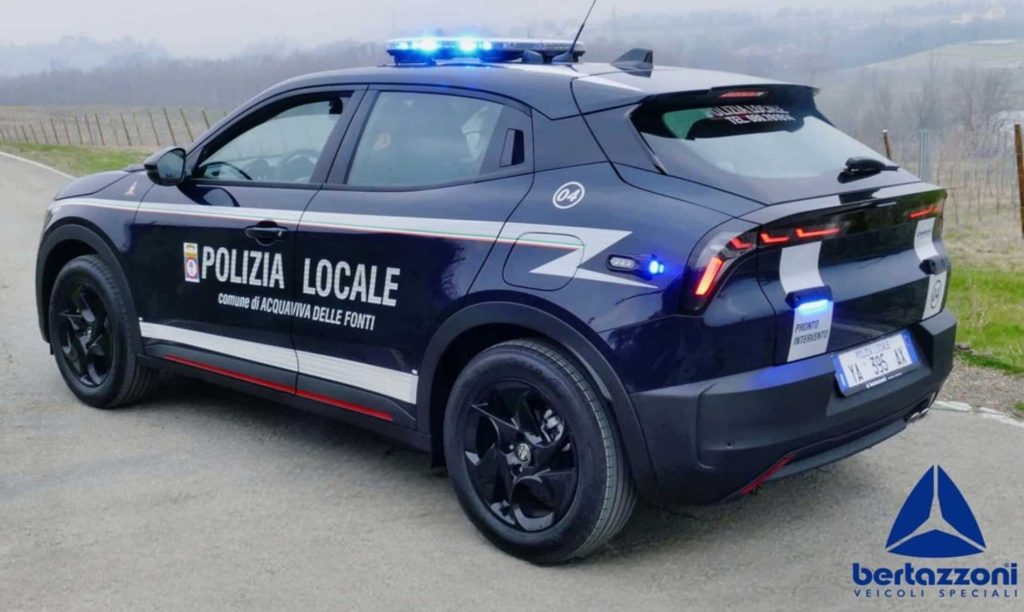 Alfa Romeo Junior della Polizia Locale posteriore 3/4