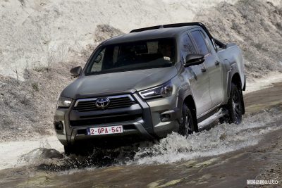 Toyota Hilux Hybrid 48 Volt guado