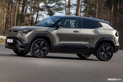 Suzuki e Vitara anteriore 3/4