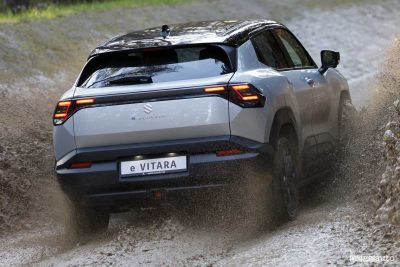 Suzuki e Vitara in azione nel fango