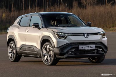 Suzuki e Vitara anteriore 3/4