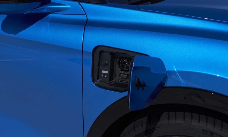 Alpine A390 GTS vano per la ricarica in AC e DC