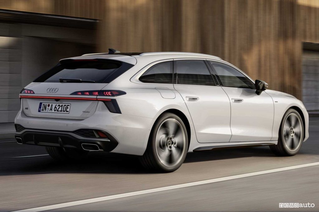Audi A6 Avant e-hybrid quattro su strada
