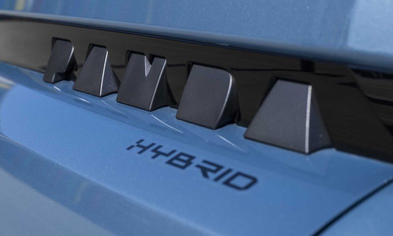 Fiat Grande Panda Hybrid Icon logo portellone posteriore