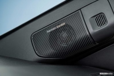 Nuova Nissan Micra EV impianto audio Harman/Kardon