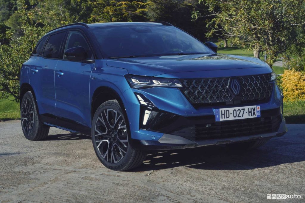 Nuova Renault Austral Esprit Alpine anteriore 3/4