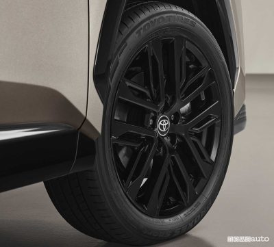 Nuova Toyota RAV4 cerchi da 20"