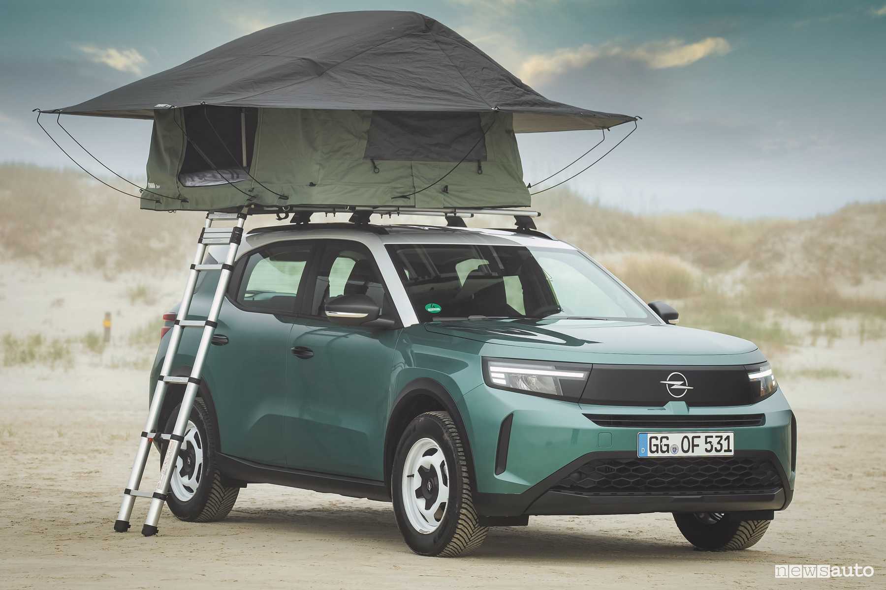 Opel Frontera con tenda da tetto Thule, il SUV diventa mini-camper