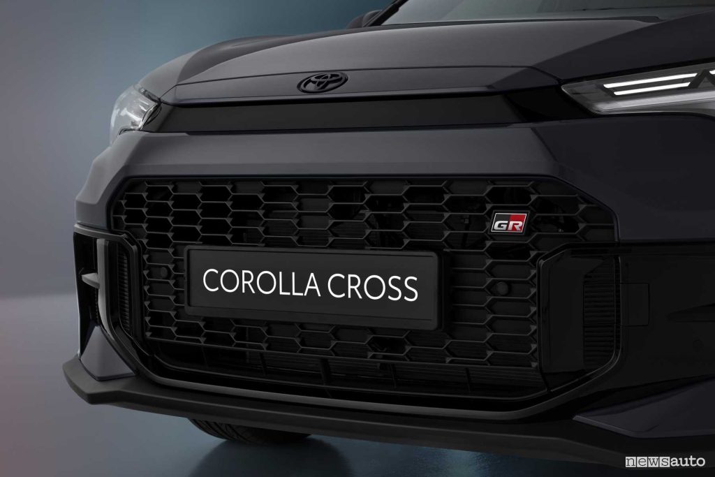 Toyota Corolla Cross GR Sport griglia anteriore
