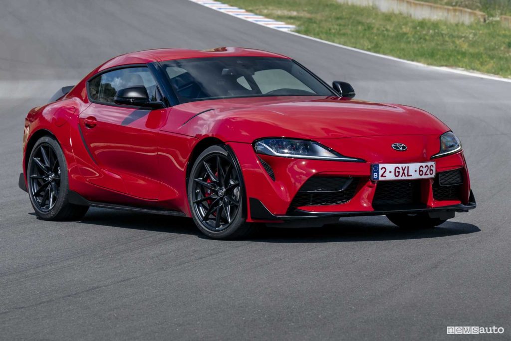 Toyota GR Supra Lightweight EVO anteriore 3/4