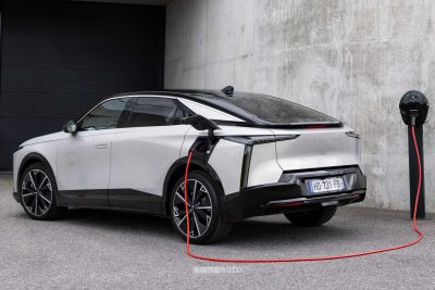 Nuova DS N°8 Étoile in ricarica