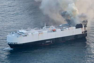 Incendio sulla nave Morning Midas