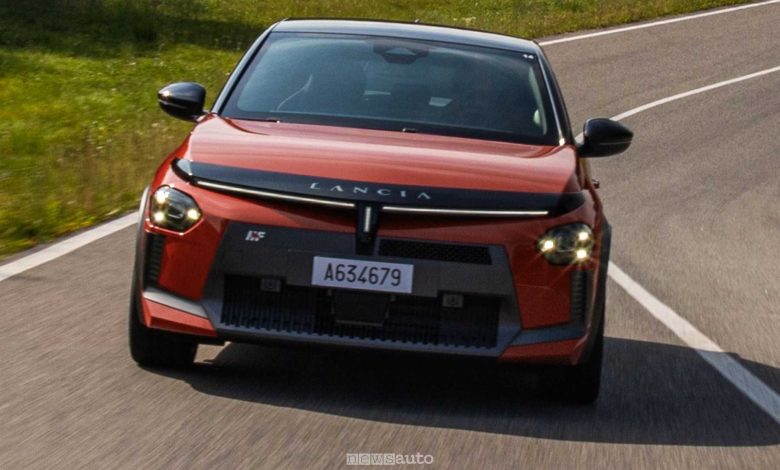 Lancia Ypsilon HF su strada