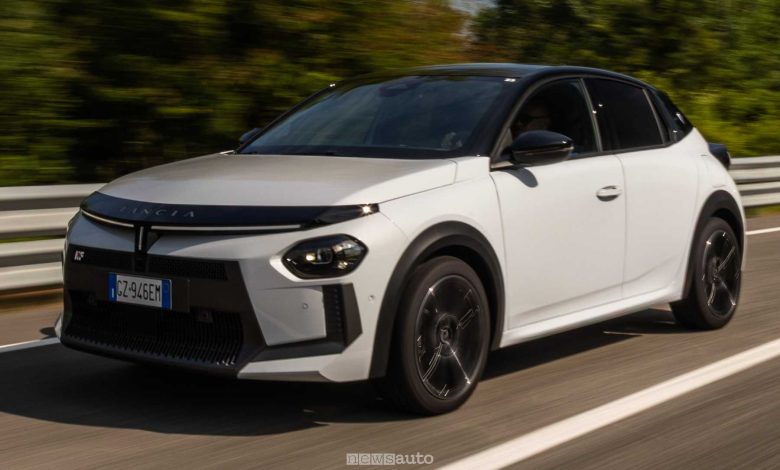 Lancia Ypsilon HF Line su strada