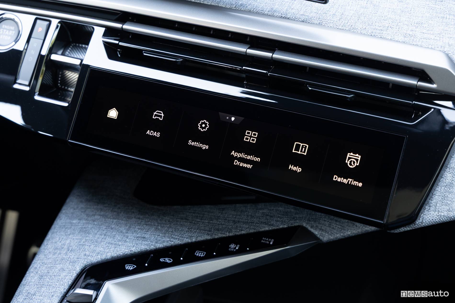 Peugeot 5008 AWD display i-toggles