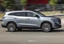 Renault Espace full hybrid E-Tech Iconic su strada