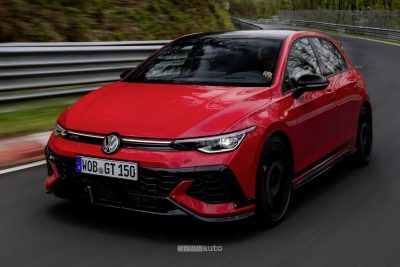 Volkswagen Golf GTI Edition 50 in pista al Nürburgring