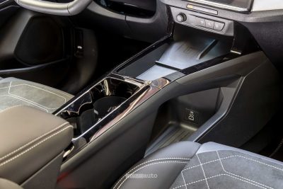 Ford Puma Gen-E vano portaoggetti console centrale