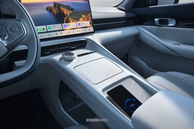 Geely EX5 console centrale