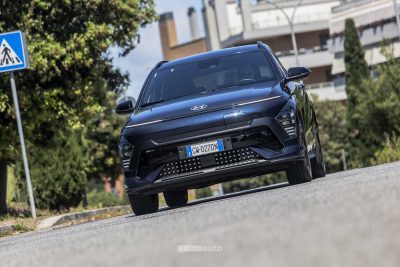 Hyundai Kona Electric N Line su strada