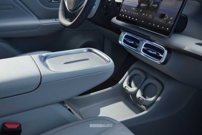 Leapmotor B10 vano porta oggetti console centrale