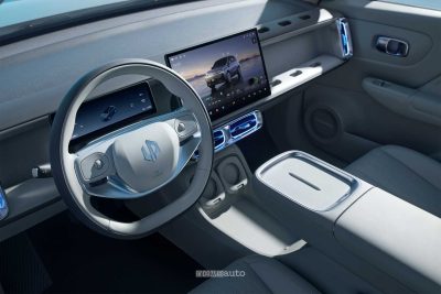 Leapmotor B10 volante abitacolo