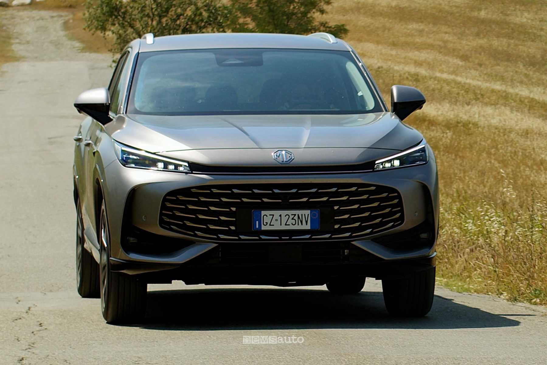 Nuova MG HS Hybrid+, prezzo, caratteristiche e consumi del SUV full hybrid