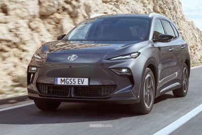 MG S5 EV su strada