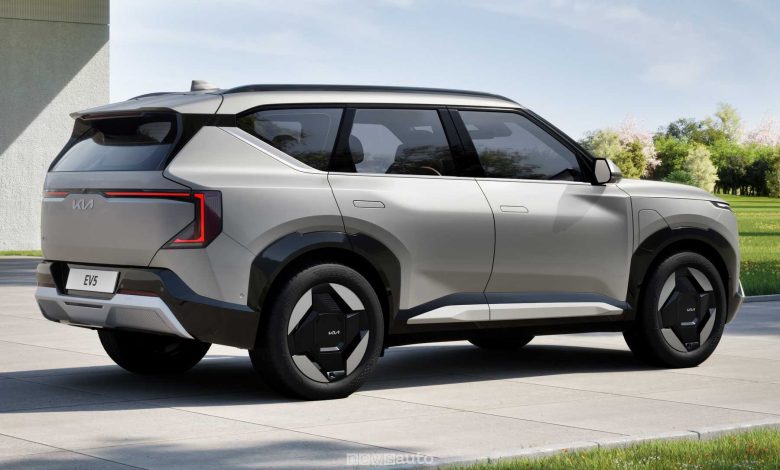 Nuova Kia EV5 posteriore 3/4