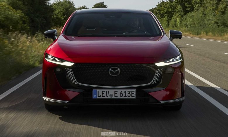 Mazda6e, Soul Red Crystal, su strada