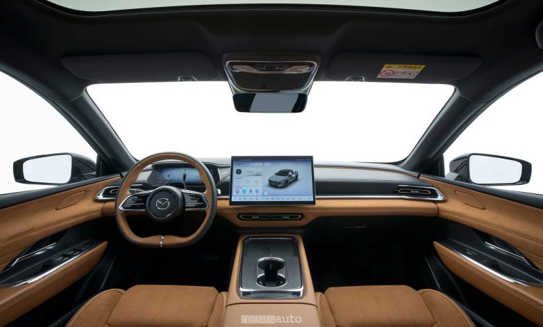 Mazda6e plancia abitacolo nell'allestimento Takumi Plus