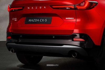 Nuova Mazda CX-5 paraurti e scarico posteriore