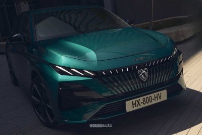 Nuova Peugeot E-308 fari e firma luminosa anteriore