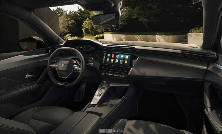 Nuova Peugeot E-308 plancia abitacolo