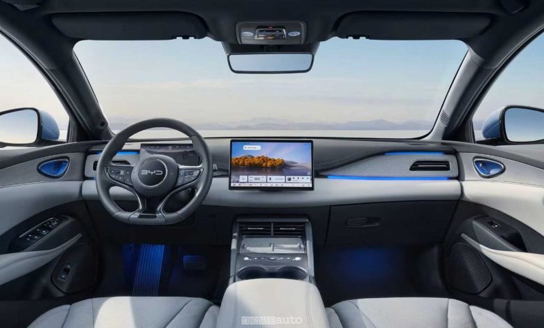 abitacolo della BYD Seal 6 DM-i Touring