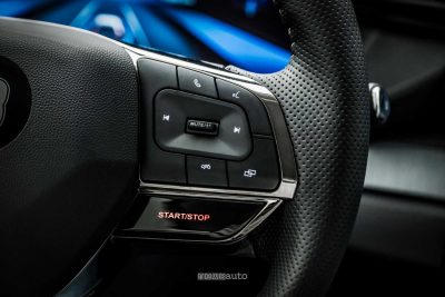 DR Sportequipe S8 GT comandi al volante