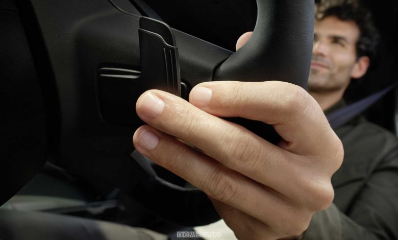 Comandi al volante cambio automatico Dacia doppia frizione a 6 rapporti