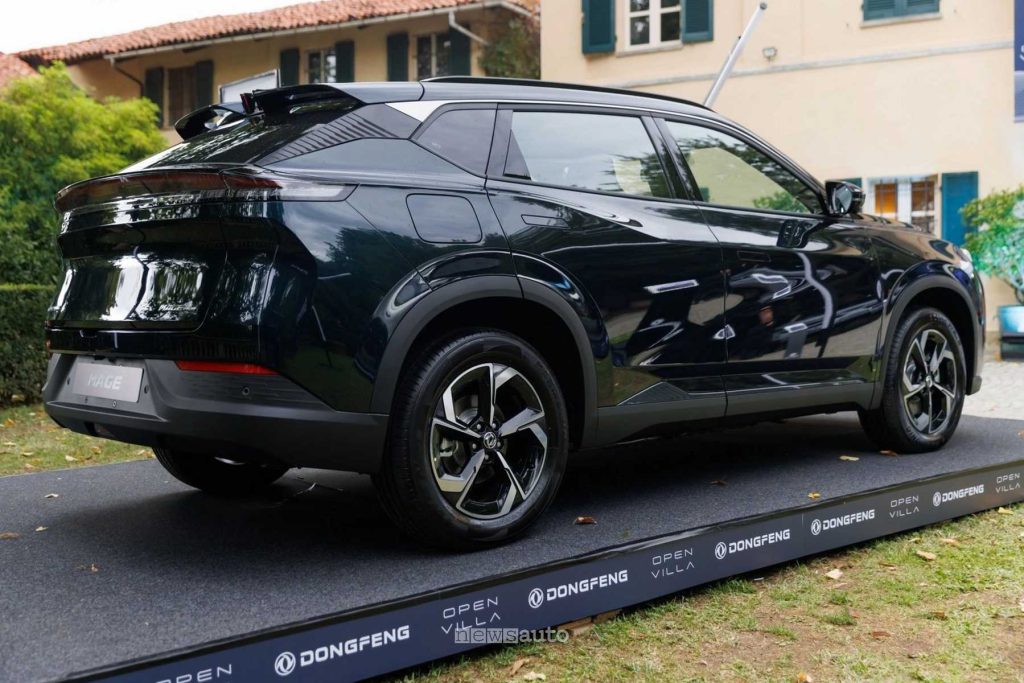 Dongfeng Mage L7 posteriore 3/4