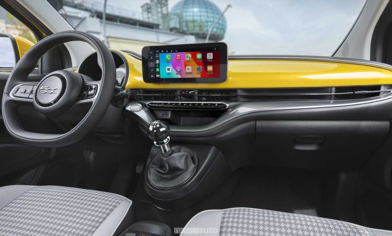 Fiat 500 Hybrid Torino plancia abitacolo
