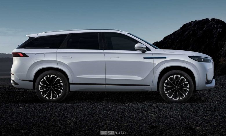 Jaecoo 8 è un SUV di grandi dimensioni lungo 4,82 metri