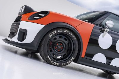 MINI John Cooper Works The Machina pneumatico anteriore