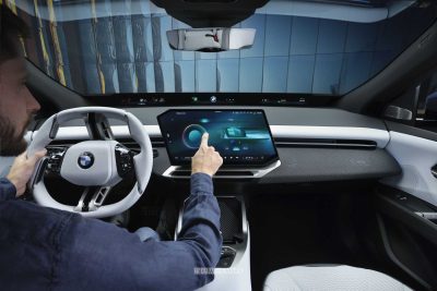 BMW iX3 50 xDrive plancia abitacolo