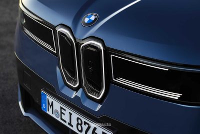 BMW iX3 50 xDrive griglia anteriore doppio rene