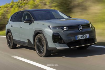 Nuova Citroen e-C5 Aircross BEV su strada