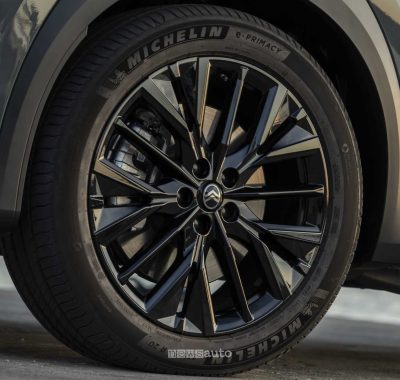 Nuova Citroen e-C5 Aircross BEV cerchi da 20"