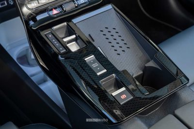 Nuova Citroen C5 Aircross plug-in comandi console centrale