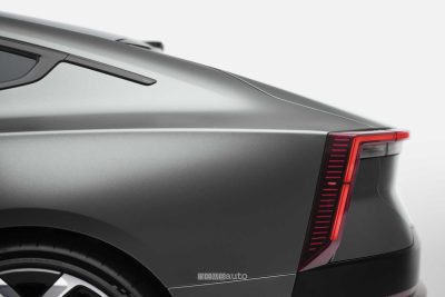 Nuova Polestar 5 faro posteriore