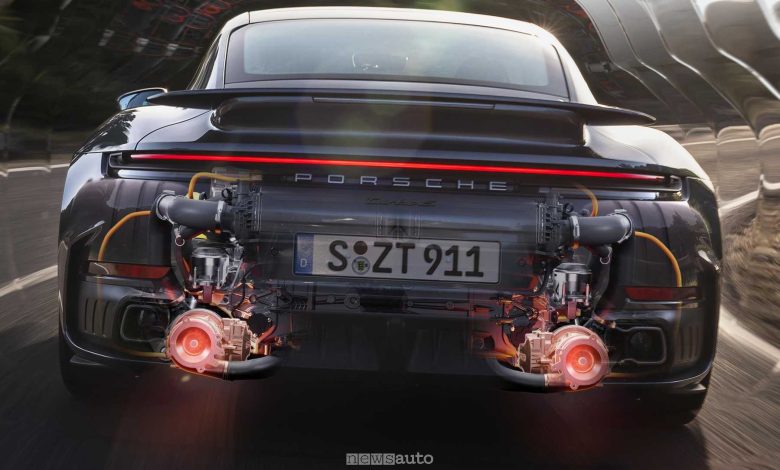 Nuova Porsche 911 Turbo S funzionamento turbocompressori elettrici (eTurbo)