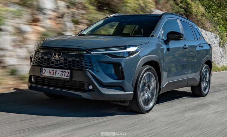 Toyota Corolla Cross su strada